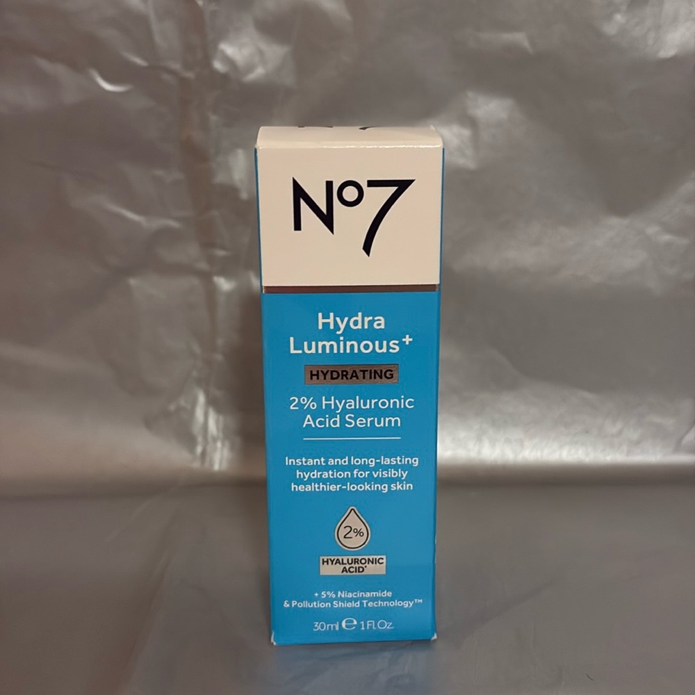 No7 HydraLuminous + Hydrating 2% Hyaluronic Acid Serum